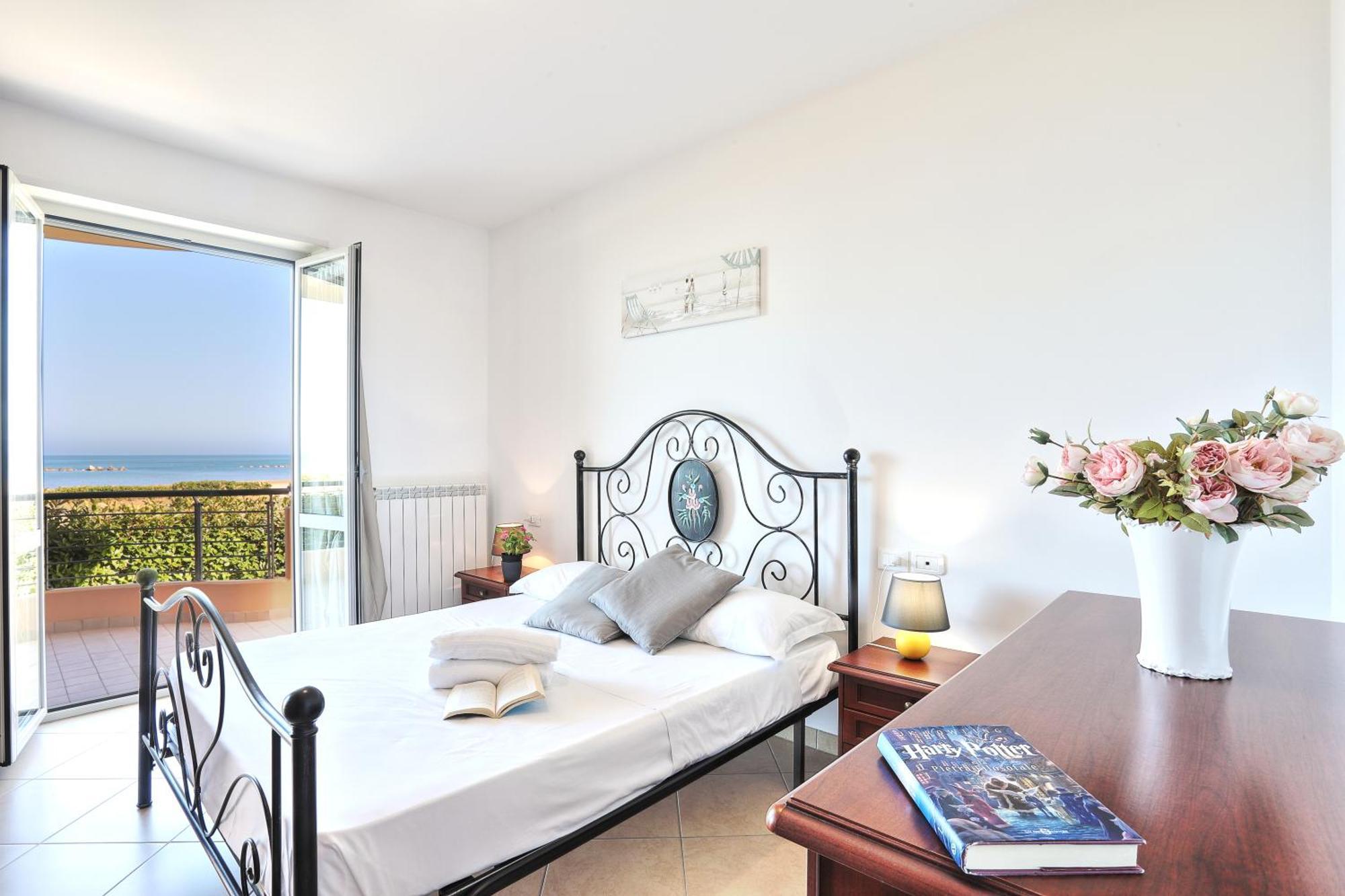 Mazzarosa Residence Roseto Degli Abruzzi Buitenkant foto